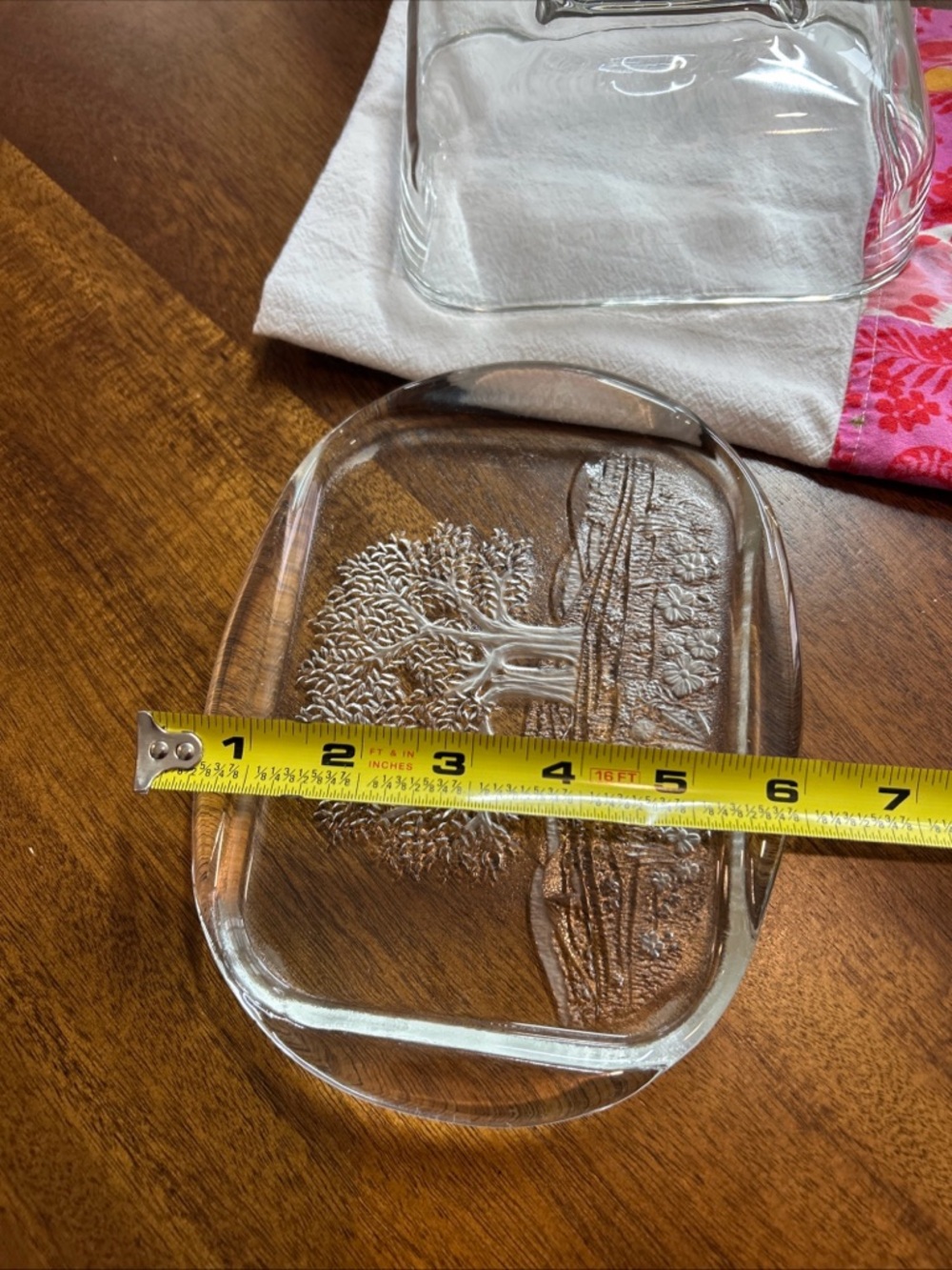Clear Glass Butter Dish with Embossed Tree Design and cover with handle - Picture 3 of 6